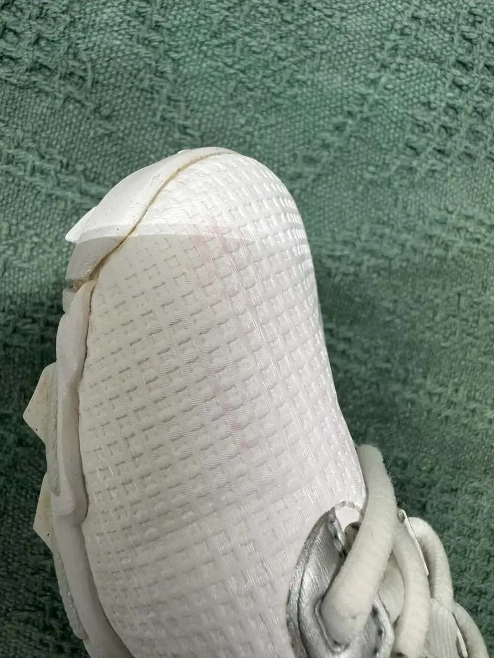 Nike minor discoloration